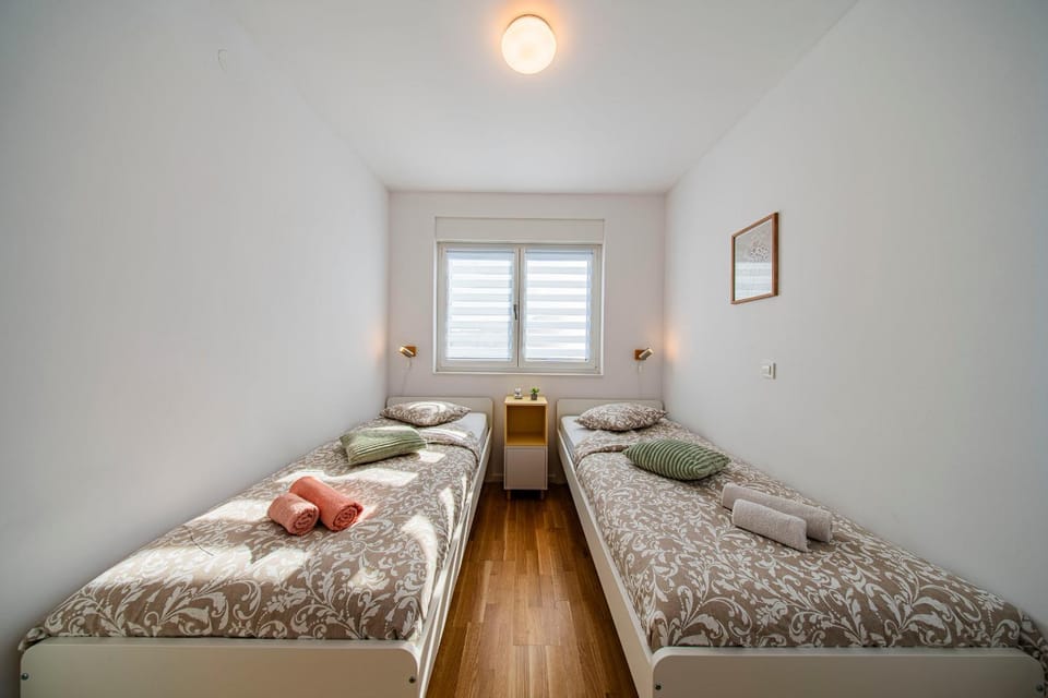Bed, Photo of the whole room, Bedroom, heating, internet, towels
