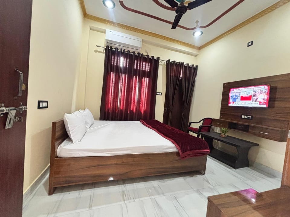 TV and multimedia, Photo of the whole room, Bedroom