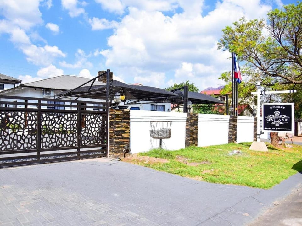 C'est La Vie Guest House Bed and Breakfast in South Africa