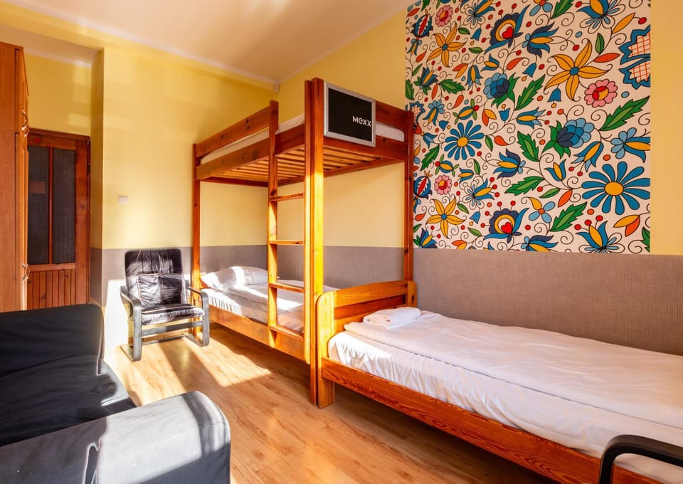 Bed, Photo of the whole room, Seating area, Bedroom, bunk bed