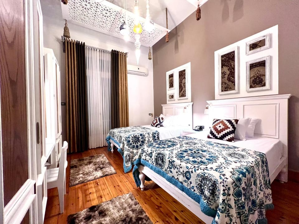 Bed, Photo of the whole room, Bedroom, wardrobe, air conditioner