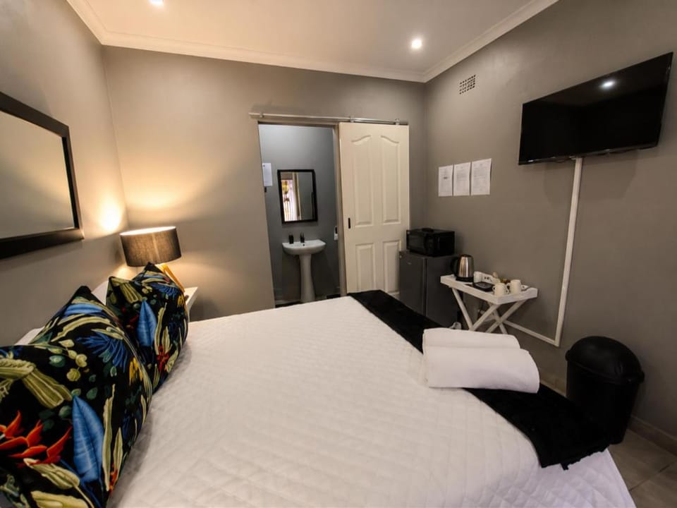 Zhantique Guest House 2- Unit 9 Bed and Breakfast in Gauteng