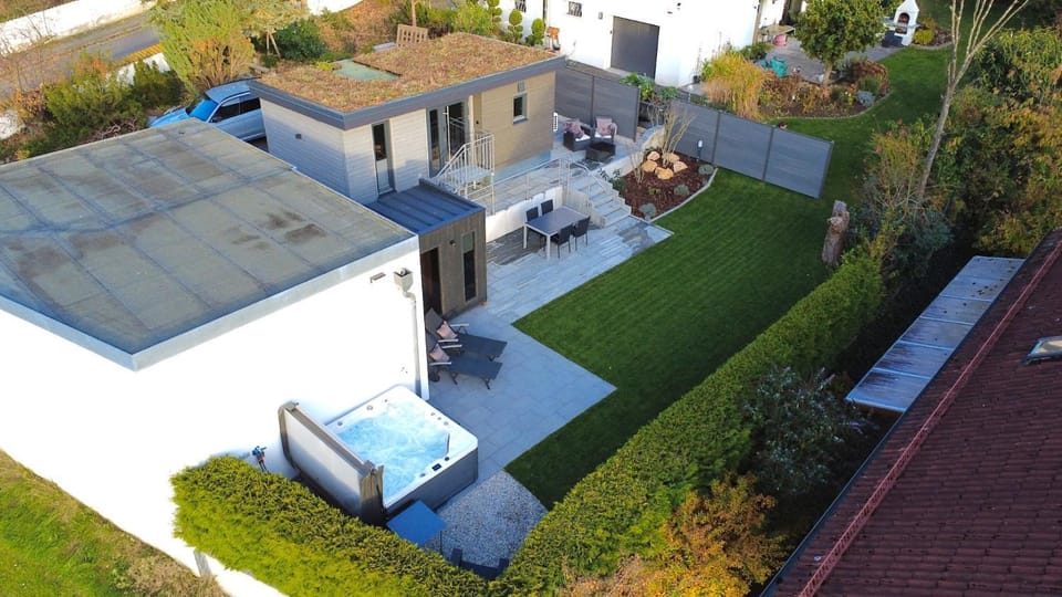 Property building, Bird's eye view, Garden view