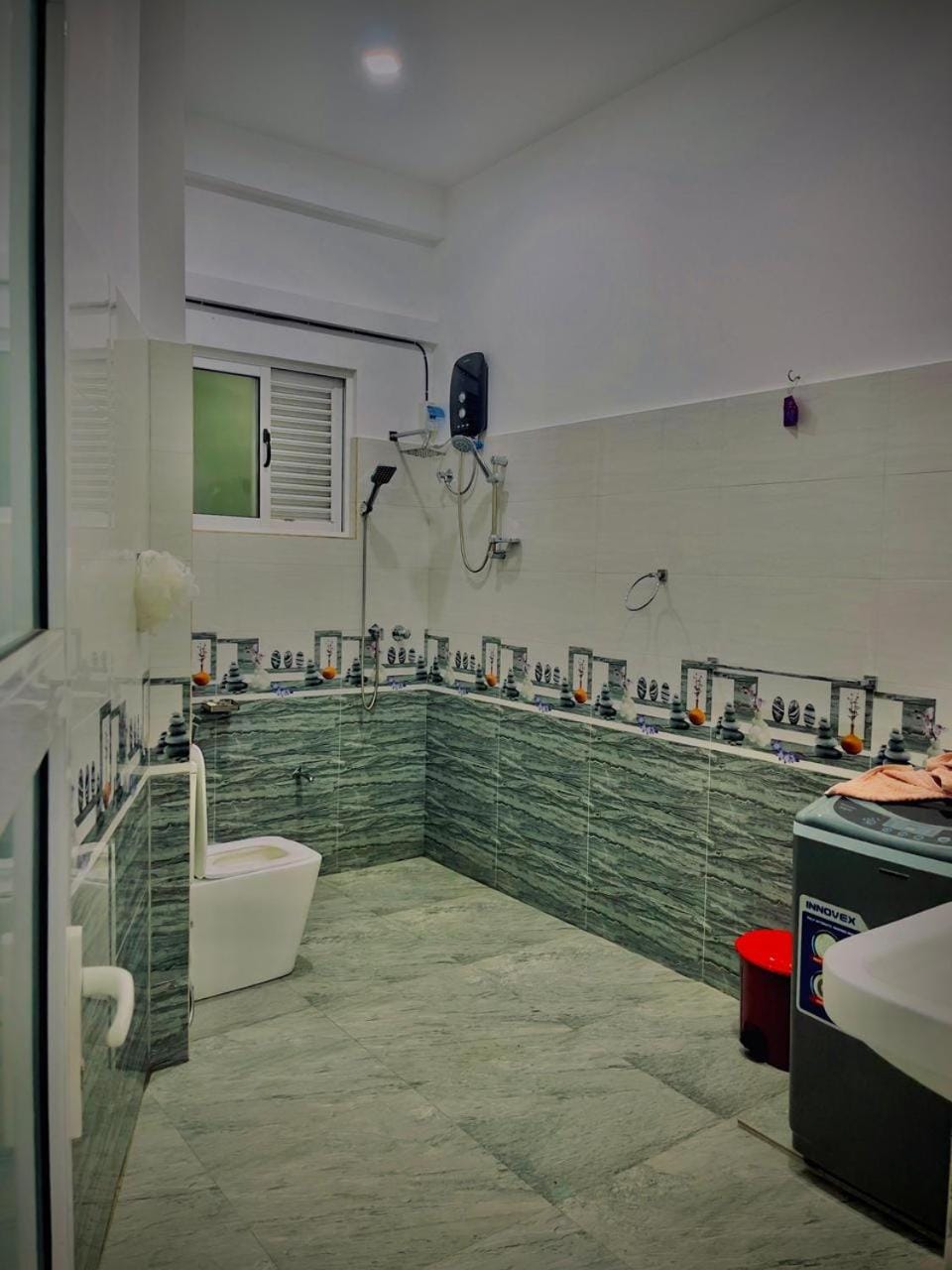 Akarsha Residence - Near Airport Bed and Breakfast in Negombo