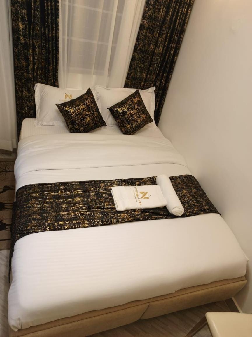 Whispering Palms Studio- Inside kunste Hotel Apartment in Kenya