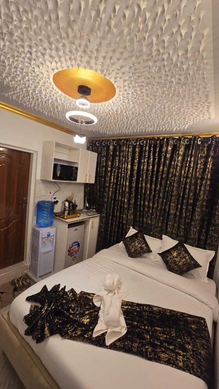 Whispering Palms Studio- Inside kunste Hotel Apartment in Kenya