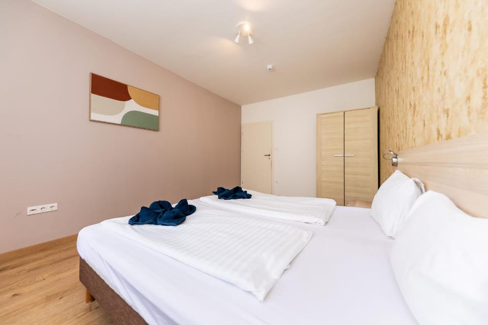Bed, Bedroom, wardrobe