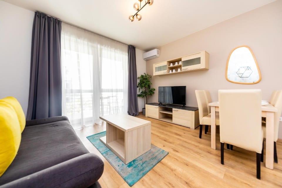 TV and multimedia, Living room, Seating area, pet friendly