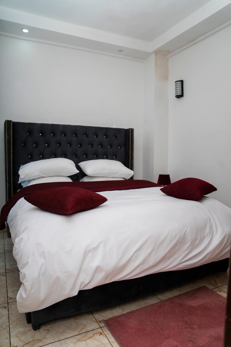 Bed, Photo of the whole room, Bedroom, air conditioner