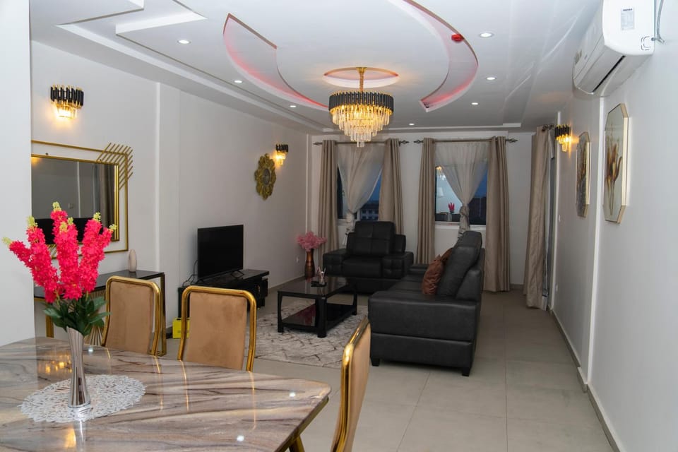 Communal lounge/ TV room, TV and multimedia, Living room, Seating area, Evening entertainment