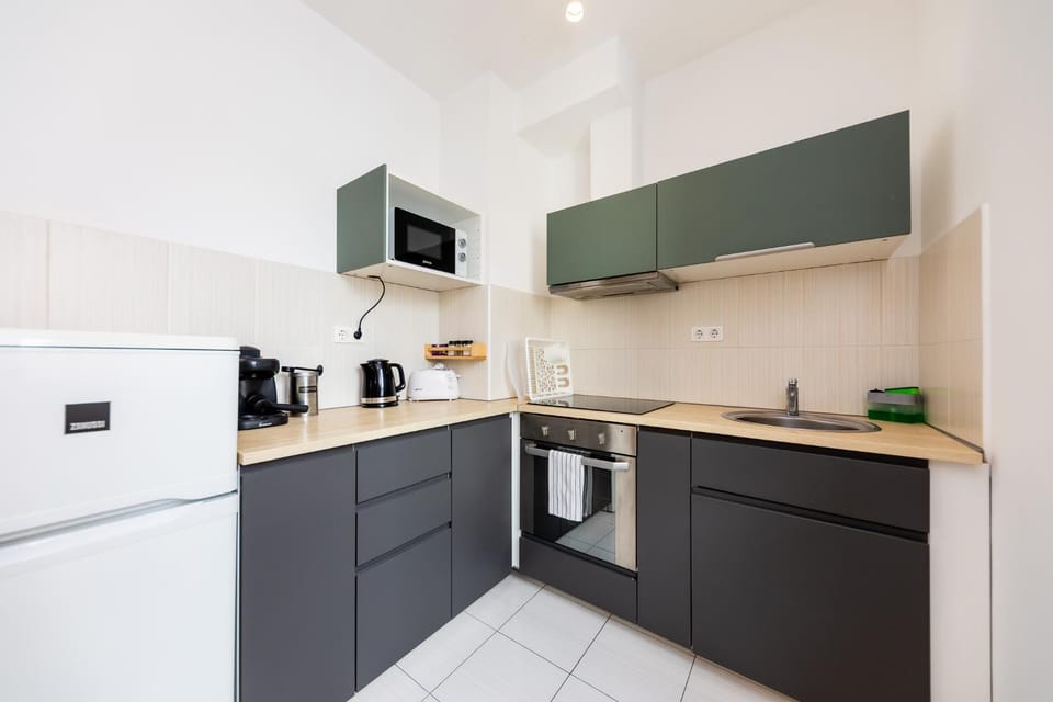 Coffee/tea facilities, Kitchen or kitchenette, oven, pet friendly, stove, toaster