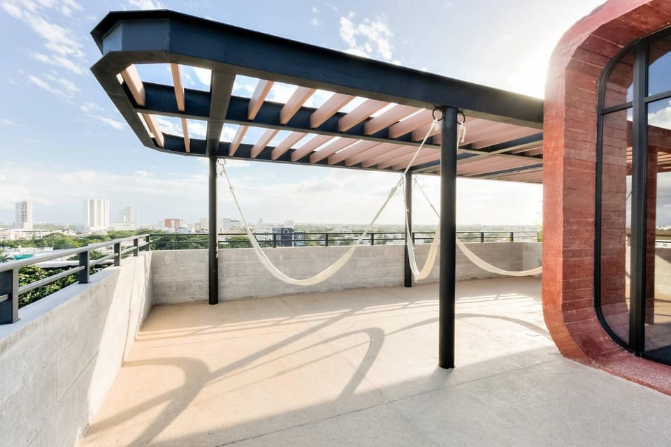 Property building, Restaurant/places to eat, On-site shops, Fitness centre/facilities, Area and facilities, Supermarket/grocery shop, Shopping Area, Swimming pool, Location