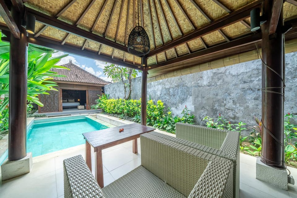 Day, Natural landscape, Garden, Pool view, Swimming pool