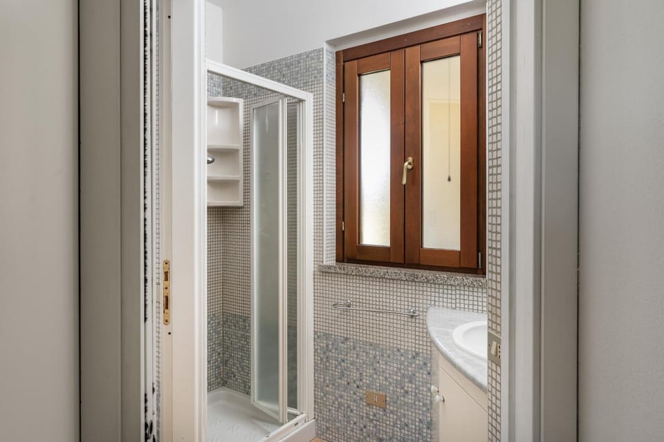 Bathroom, Living room