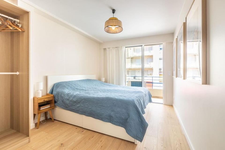 AK Magnifique et spacieux 3 pièces, vue mer Apartment in Antibes