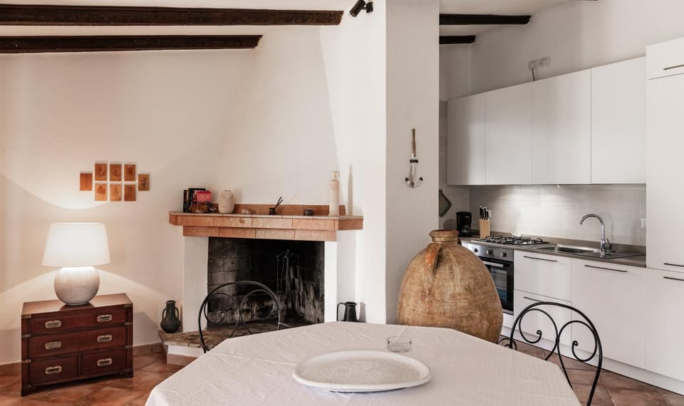 Property building, Kitchen or kitchenette, Living room