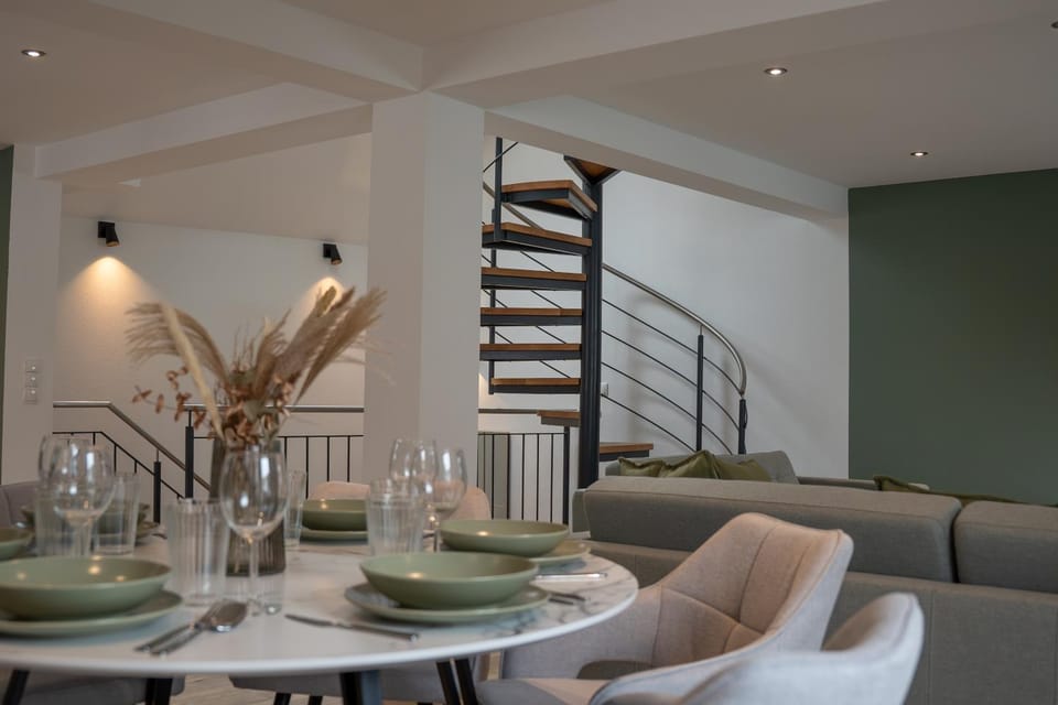 Living room, Seating area, Dining area