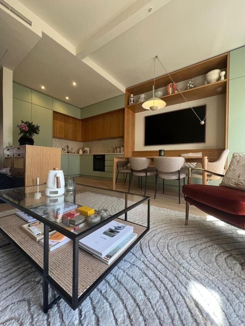 Kitchen or kitchenette, Living room, Seating area, Dining area, stove