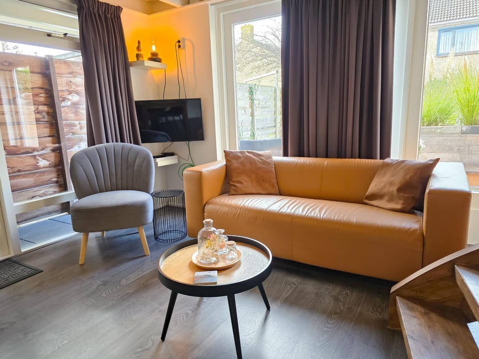 TV and multimedia, Seating area