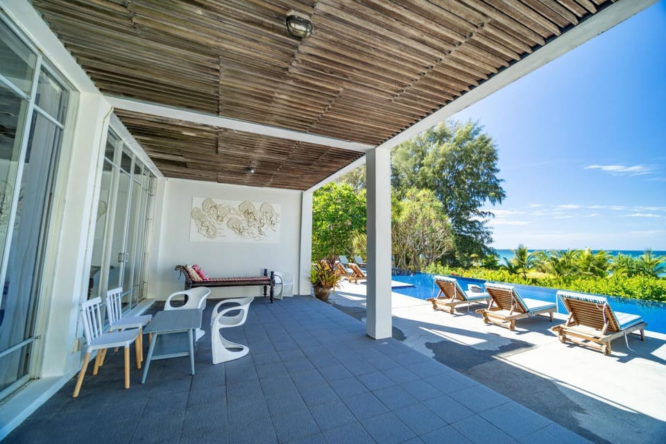 Black Pearl 8 Bedroom Beach Villa Private Pool Gym Free Car Free Water and Electricity Maid 10 Meters to the Beach Villa in Mai Khao