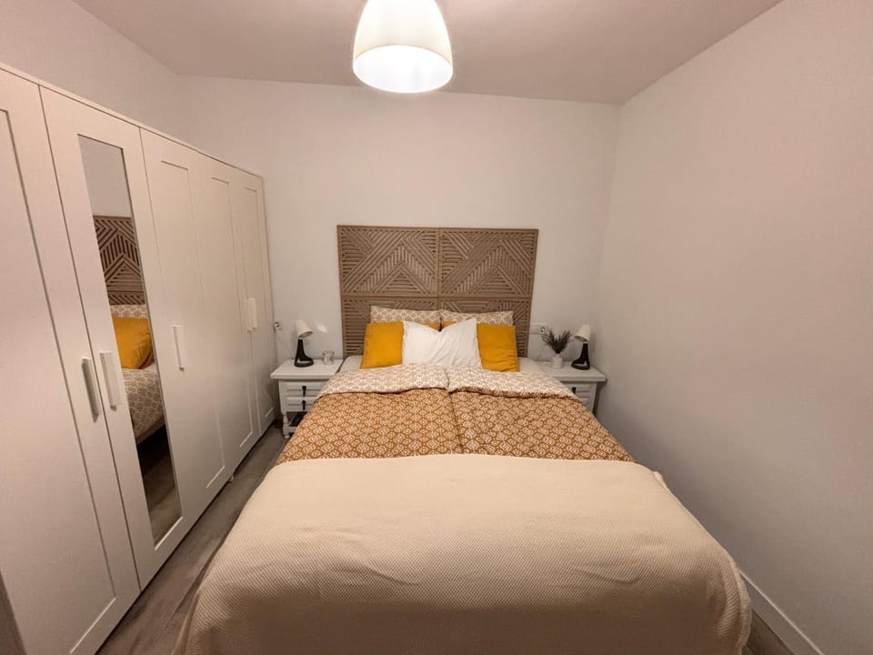 Bed, Photo of the whole room, Bedroom, wardrobe