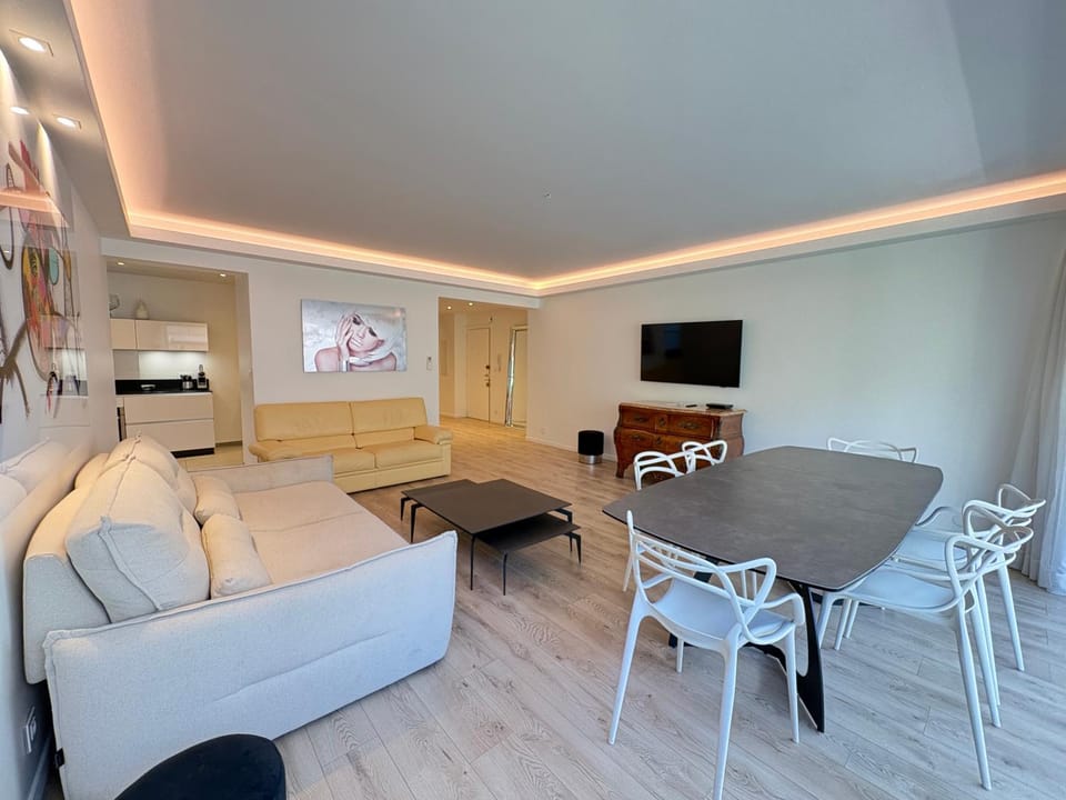 Appartement moderne avec terrasse, Centre Cannes Apartment in Cannes