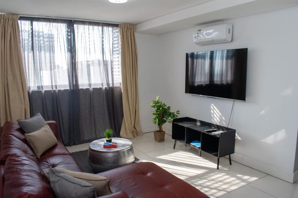 TV and multimedia, Living room, Seating area, air conditioner