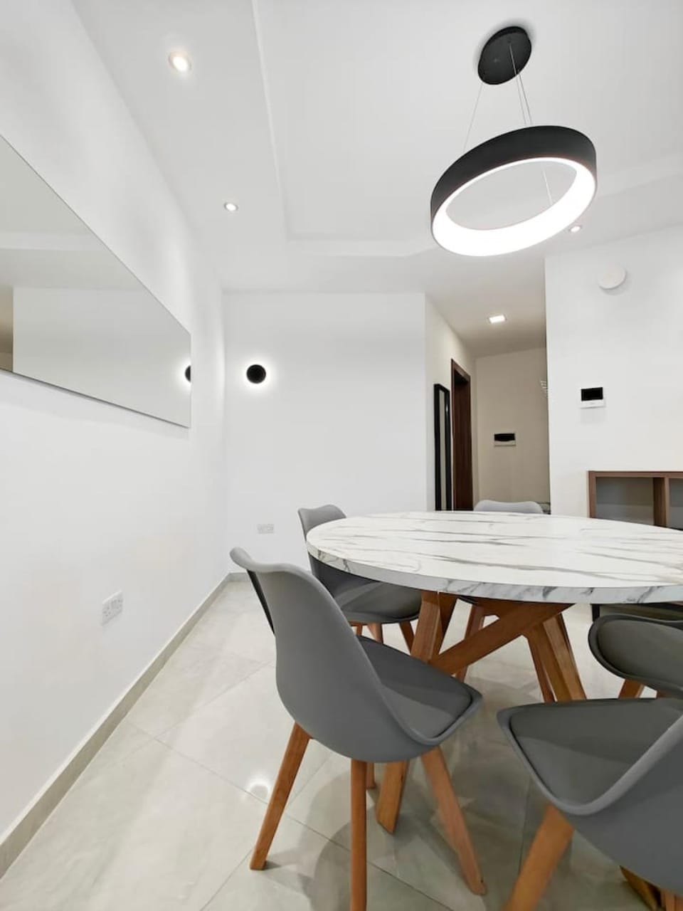 Seating area, Dining area