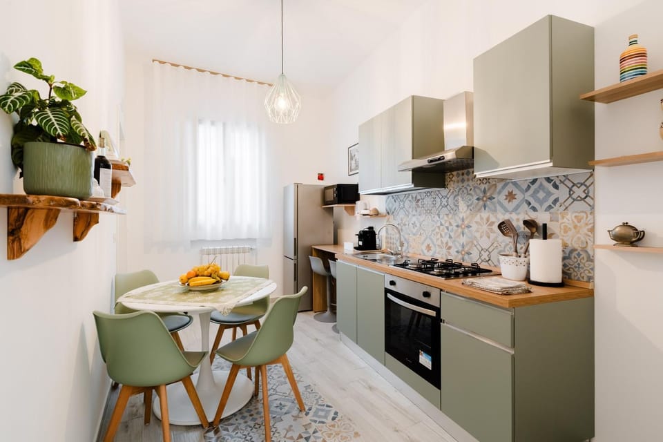 Property building, Kitchen or kitchenette, Living room