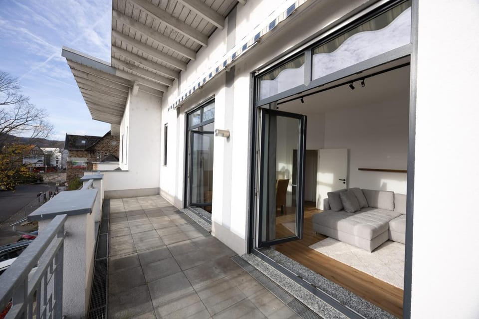 View (from property/room), Balcony/Terrace, Living room