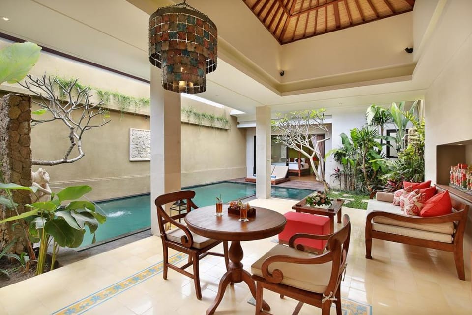Living room, Dining area, Bedroom