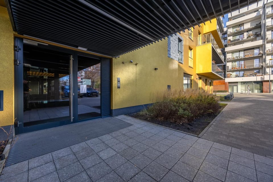 Property building, Day