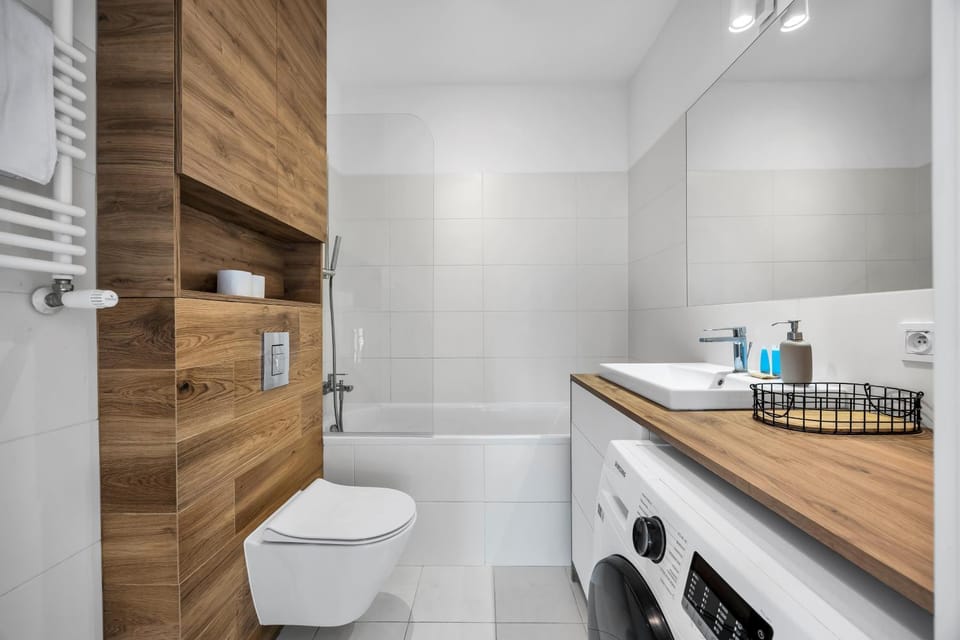 Toilet, Bathroom, towels