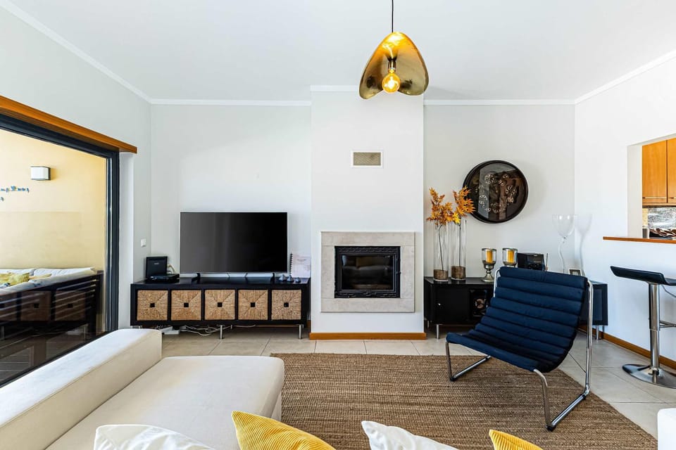 Casa Bayview Bliss - Sea Views Pool & BBQ Stroll to Beach and Ferragudo Village House in Ferragudo