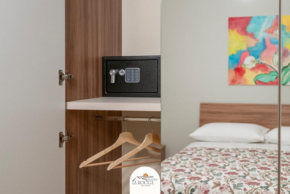 Bedroom, safe