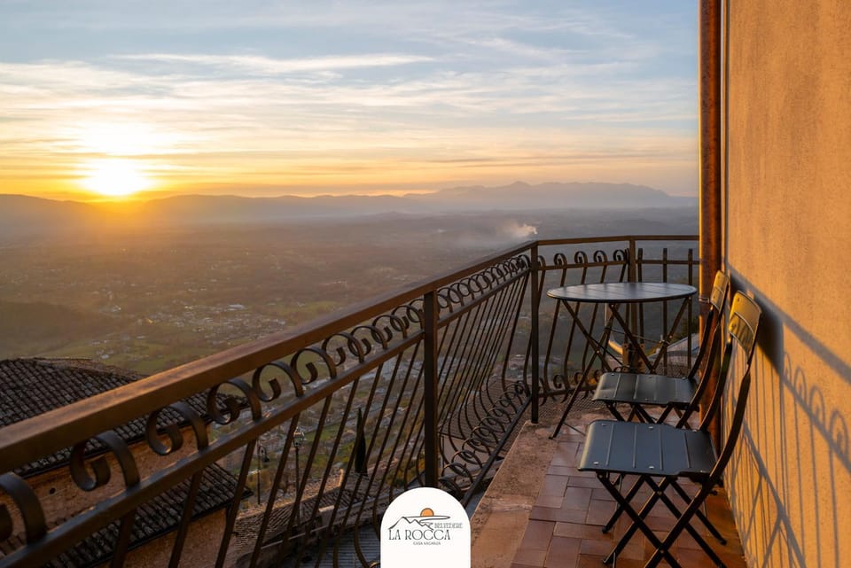Natural landscape, View (from property/room), Balcony/Terrace, Mountain view, Sunset
