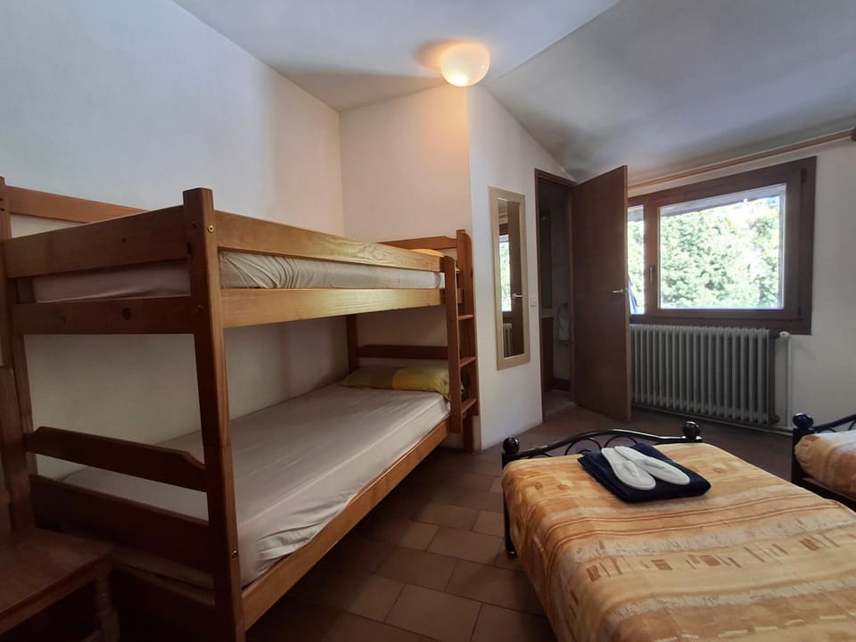 bunk bed