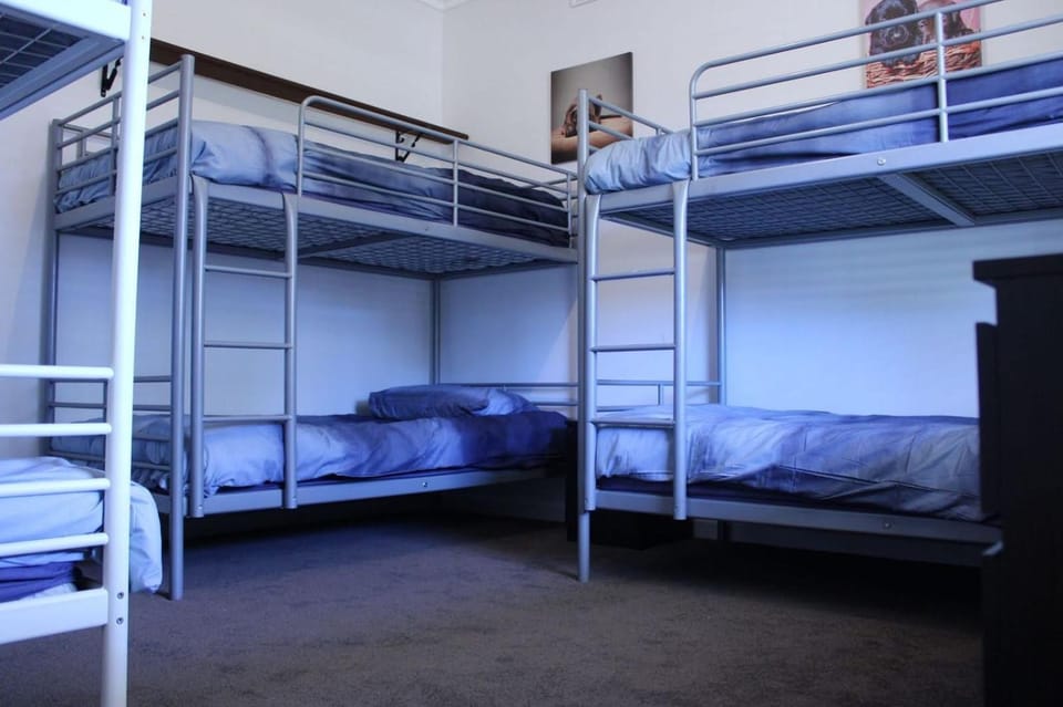 Bedroom, bunk bed