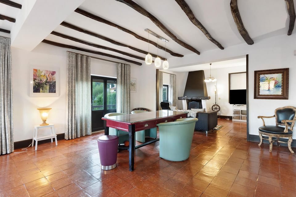 Property building, Living room