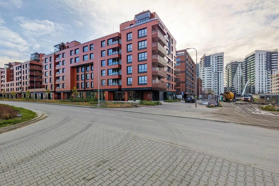 Property building, Neighbourhood