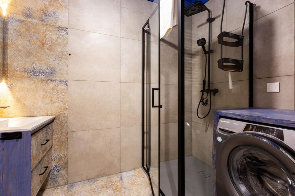 Shower, Bathroom, washing machine