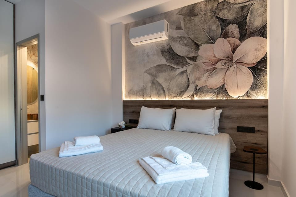 Lumera Urban Stay - New 2BR Home with Private Parking near Old Town House in Chania