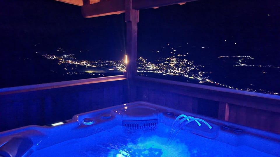 Ferienwohnung La Wurm mit privatem Whirlpool Apartment in Tyrol