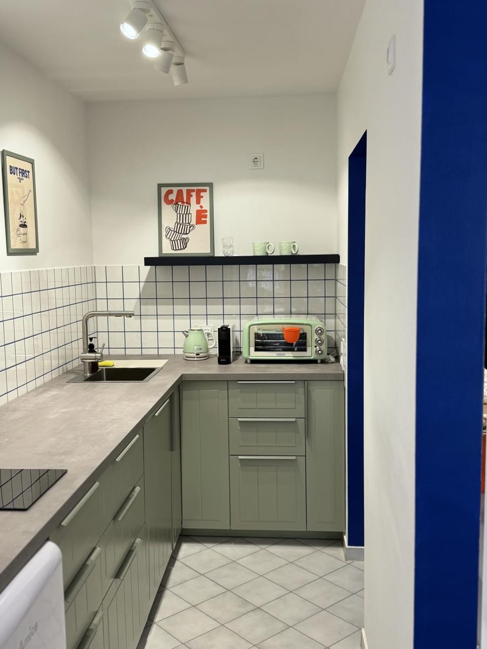 Kitchen or kitchenette