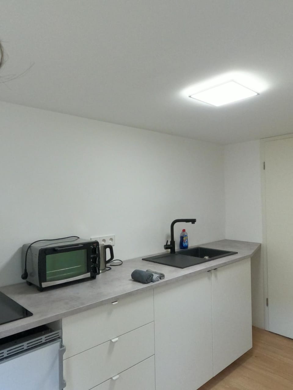 Kitchen or kitchenette, stove, kitchen