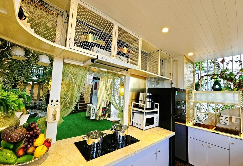 Garden, Kitchen or kitchenette, Food and drinks, Garden view