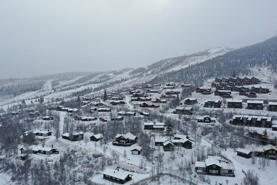 Day, Neighbourhood, Natural landscape, Bird's eye view, Winter, Mountain view
