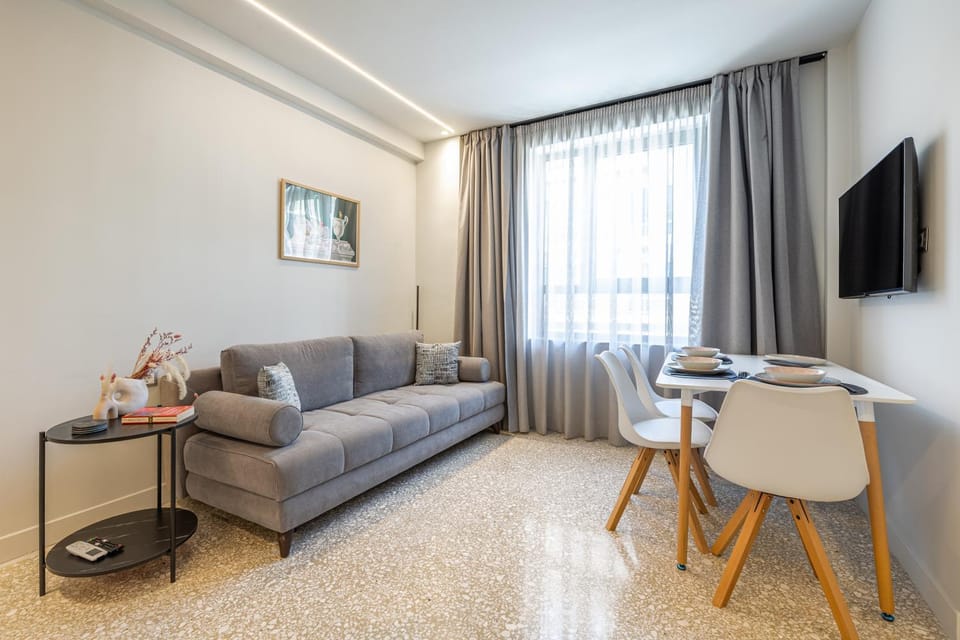 Living room, Seating area, Dining area
