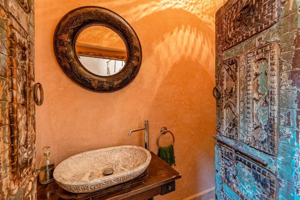 Riad Royal Koubba Bed and Breakfast in Marrakesh