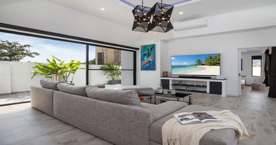 TV and multimedia, Living room, Seating area, Evening entertainment